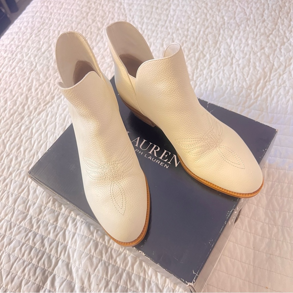 Ralph Lauren prestyn cream booties 100% leather 6.5